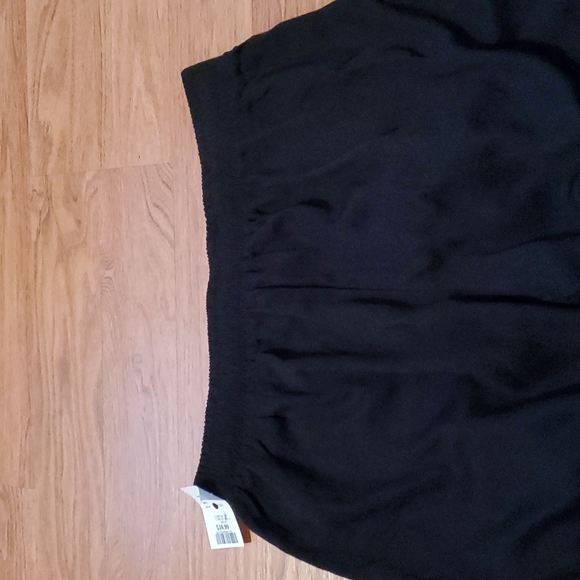 Jogger Style Capris NWT - Picture 5 of 8